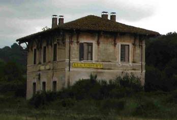 Figura 5 Stazione Abbandonata della ferrovia di Allumiere (foto di Carmine Allocca dall'archivio Zis)